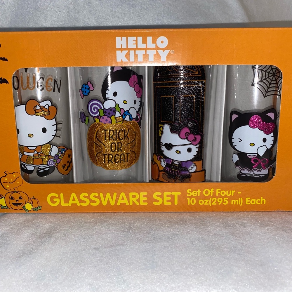 HELLO KITTY HALLOWEEN Glassware set